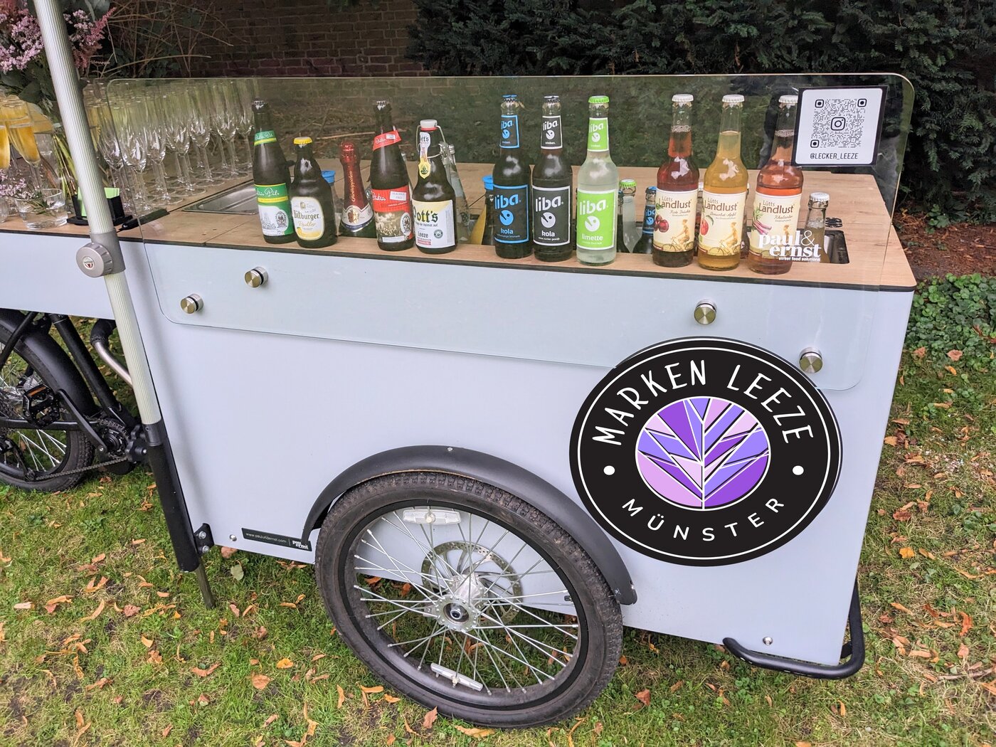 Mobile Bar auf der Marken-Leeze mit großer Getränkeauswahl von Bier bis alkoholfrei